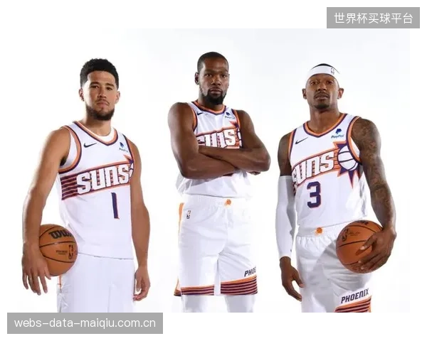 太阳队管理层或在休赛期寻求交易，以拆散三巨头组合来优化球队的薪资健康。